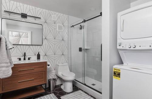 Luray House | Dream Dome - Romantic Getaway, Hot Tub, AC, Wifi, National Park 8 min