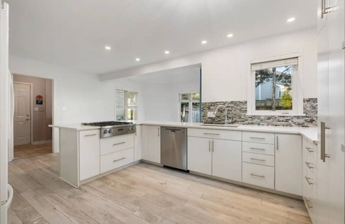 Bath House | Dream Home Getaway Near Kingston