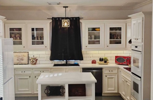 El Lago House | Dream Home in a cozy small town, surrounded by big city amenities!