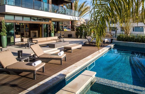 Hermosa Beach House | DREAM HOUSE 6bdrm/8 bath AC - One of a Kind!