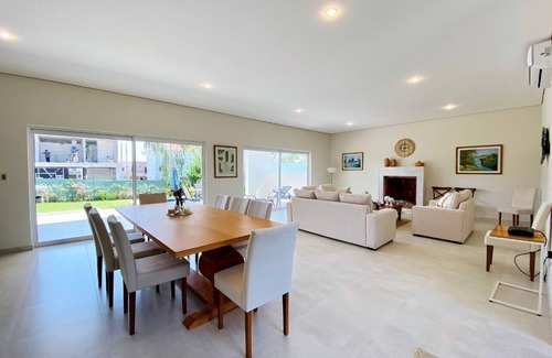 San Bernardino House | Dream House in Aqua Village