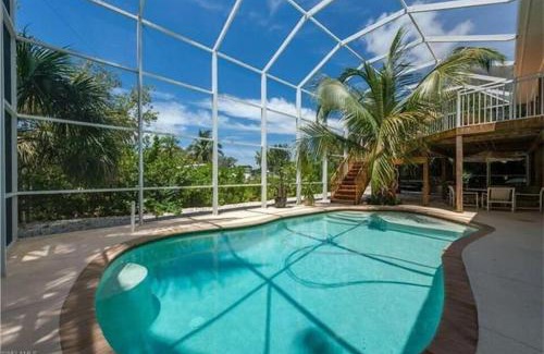 Saint James City House | Dream Screened Lanai & Pool - Dream Screened Lanai