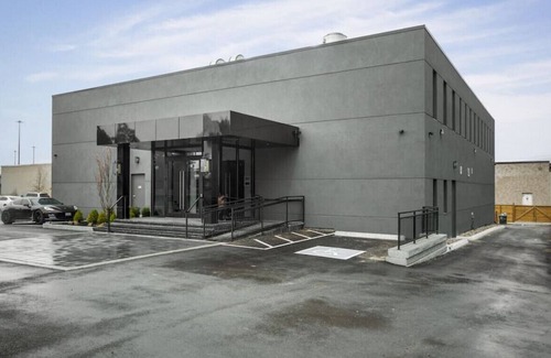 Northeast Mississauga House | Dream Suites Boutique Hotel - Private room in Mississauga