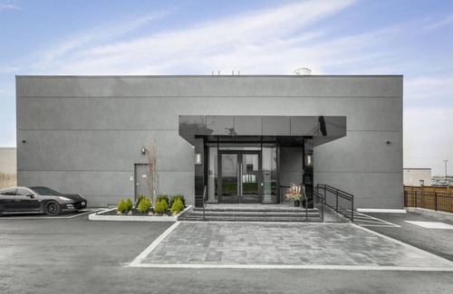 Northeast Mississauga House | Dream Suites Boutique Hotel - Private room in Mississauga