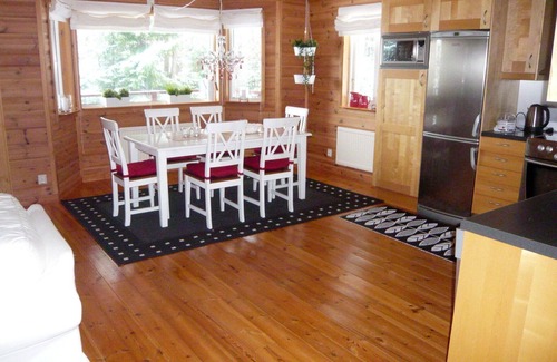 Nybro House | Dream vacation on the lake with sauna, open fire, boat, fiber optic connection, sun deck