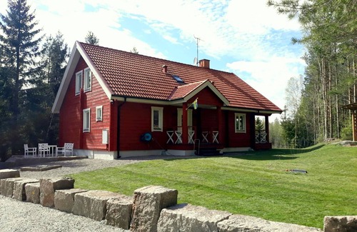 Nybro House | Dream vacation on the lake with sauna, open fire, boat, fiber optic connection, sun deck