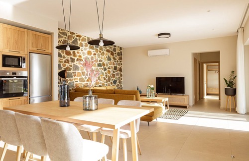 Livadia Villa | Dream vacation with stunning sunsets at Villa Violetta