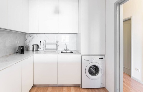 Santa Marinha Apartment | Dream Views of Porto | Private Apt in Gaia!