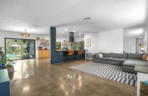Miami Shores House | Dream Villa with private oasis