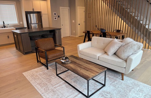 Easley House | DreamCatcher Dwelling - 2 Bed 2.5 Bath downtown Easley, SC, Clemson, Greenville