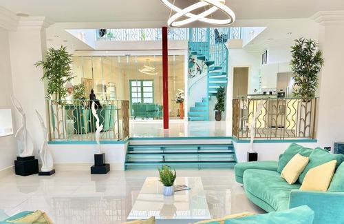 Canford Cliffs Villa | Dreamcatcher - Multi Award Winning Luxury Villa with Hot Tub