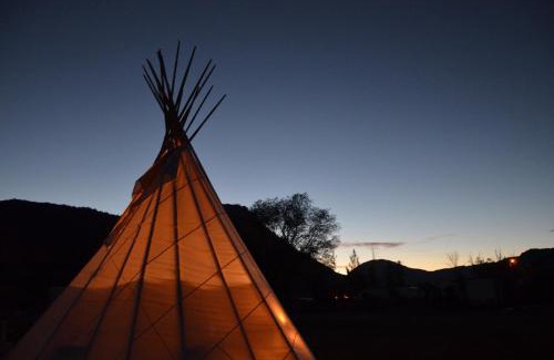 Gardiner Hotel | Dreamcatcher Tipi Hotel