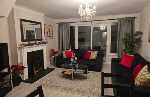 Ongar House | Dreams and Homes -entire home