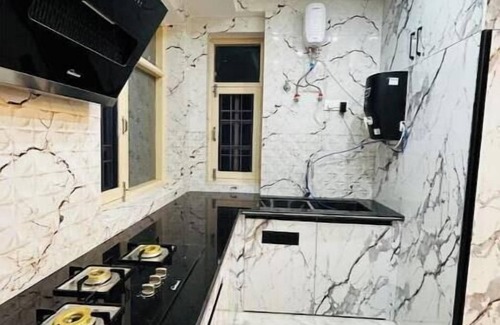 Shimla Condo | Dreamville Stays Shimla - Luxury Homestay and B&B unit 2
