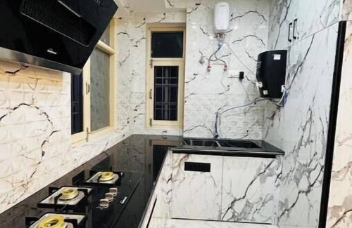 Shimla Condo | Dreamville Stays Shimla - Luxury Homestay and B&B unit 4
