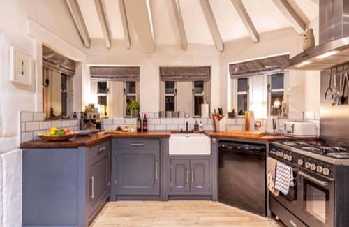 Crigglestone House | Dreamwood Cottage Luxury Family Hottub Retreat