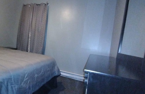 Fall River Apartment | Dreamy 4/ free WiFi and parking minutes away from everything