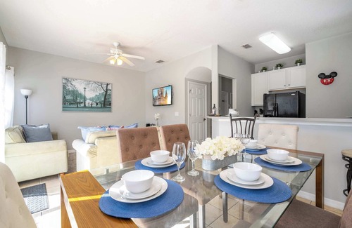 Bellavida House | Dreamy 4BR Townhome Pool, BBQ Near Disney!