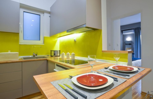 Thissio Apartment | Dreamy apartment in Thission, near Acropolis.
