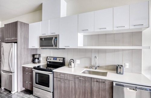 Yesler Terrace Apartment | Dreamy First Hill 1BR w/Gym, Roof & Lounge, nr Pioneer Sq, by Blueground