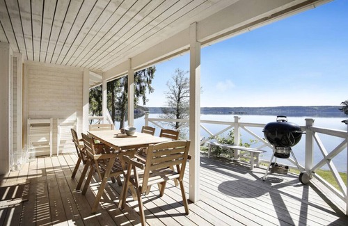 Sodertalje Municipality Apartment | Dreamy House w. Private Dock by Sea