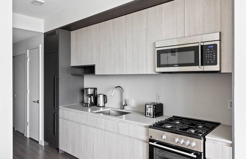 South Loop Apartment | Dreamy South Loop Studio w/Pool, BBQ & Gym, nr Grant Park, by Blueground