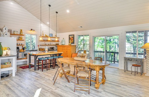 Sherwood Cottage | Dreamy Wine Country Retreat: Sherwood 'Rose Cabin'
