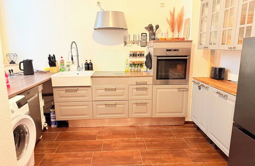 Coburg Apartment | DREAMZzz AltstadtTraum in the heart of Coburg at the Ehrenburg&Marktplatz I Parking lot