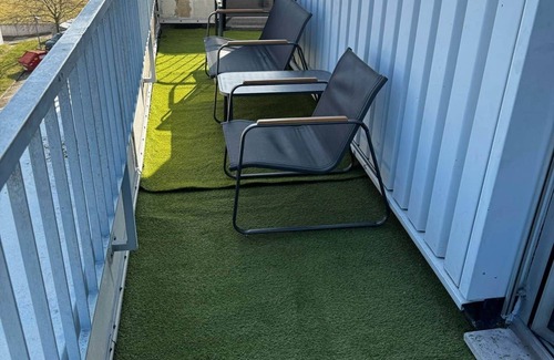 Dreieich Apartment | Dreieich apartment 10 persons - 8 single rooms parking lot truck