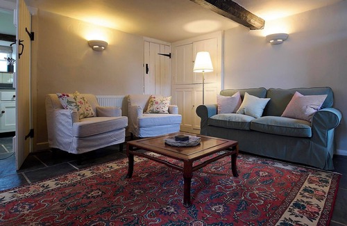 Drewsteignton Hotel | Drewe Arms Bunk Rooms & Church Cottage