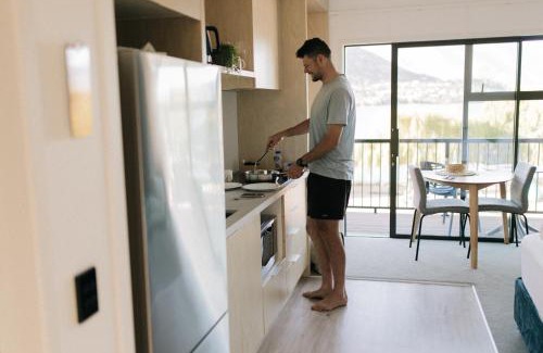 Frankton Resort | Driftaway Queenstown