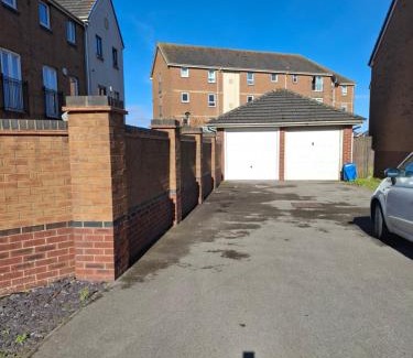 Port Talbot House | Driftmark Beachfront location Aberavon Beach Sea Views Large Driveway parking private site fibre optic wi fi