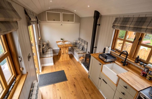 Corpach Cabin | Driftwood and Hot Tub