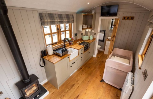 Corpach Cabin | Driftwood and Hot Tub
