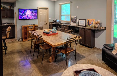 Grand Bend Cottage | Driftwood Coach House