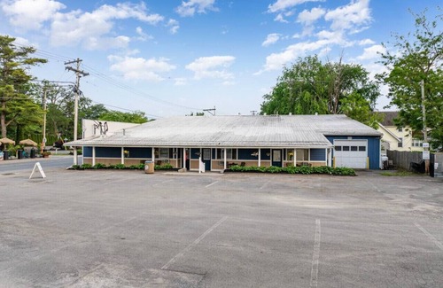 Sylvan Beach Apartment | `Driftwood Den`-New Jacuzzi Suite in Sylvan!