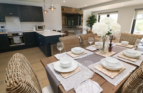 Carbis Bay Cottage | DRIFTWOOD HAVEN, pet friendly, luxury holiday cottage in Carbis Bay