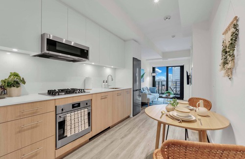 Eau Claire Apartment | Driftwood Heights DT | Gym | City Views