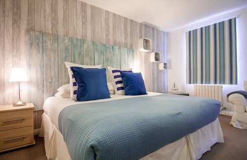 Le Catioroc Hotel | Driftwood Inn