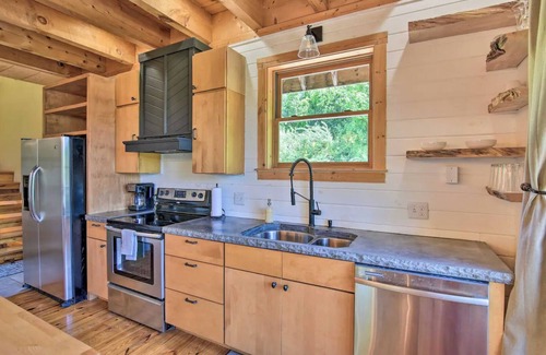 Abingdon Cabin | Driftwood Lodge-Timber Frame Lake View Cabin
