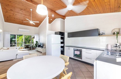 Fannie Bay Apartment | Driftwood Loft Tropical Gateway to Bayfront and CBD
