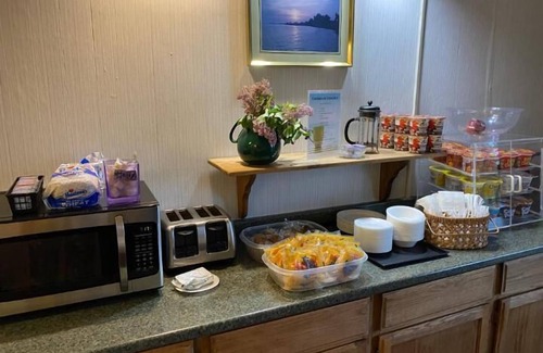 Rogers City Hotel | Driftwood Motel