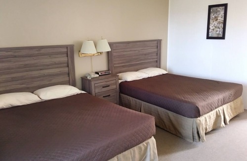 Rogers City Hotel | Driftwood Motel