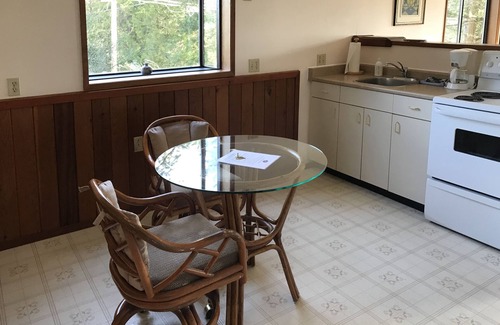 Sturdies Bay Hotel | Driftwood Village