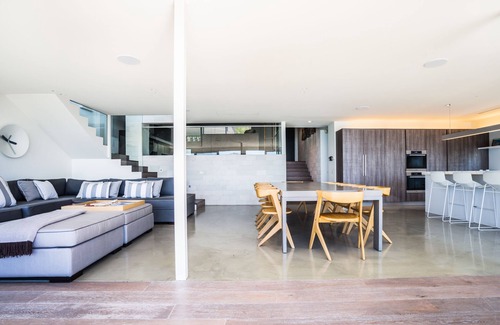 McCrae House | Dromana Relaxation Escape by Ready Set Stay- Positioned on a cliff & WiFi