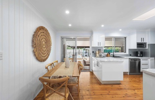 Currumbin Waters House | Drumfish Summary: Wel