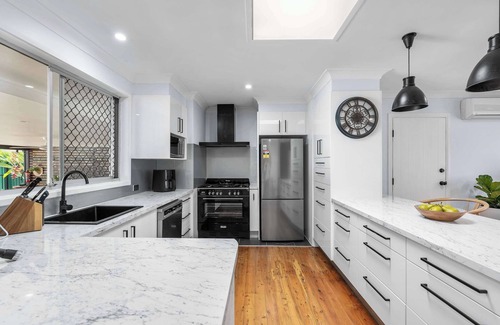 Currumbin Waters House | Drumfish Summary: Wel