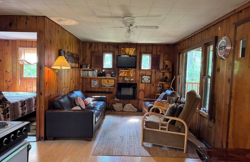 Drummond Island Cabin | Drummond Island Hotel & Vacation Homes - Ole Woodsy Nook