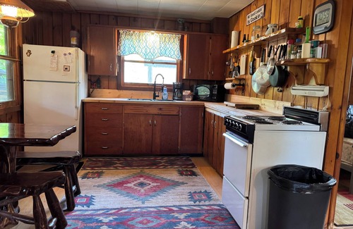 Drummond Island Cabin | Drummond Island Hotel & Vacation Homes - Ole Woodsy Nook