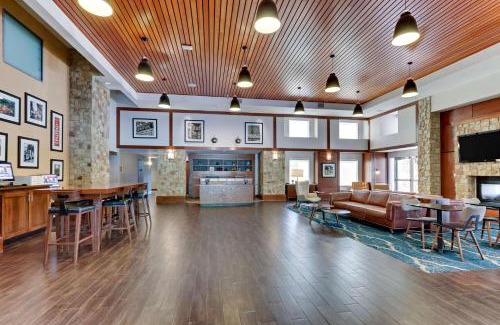 North San Antonio - SAT Hotel | Drury Inn & Suites San Antonio Airport